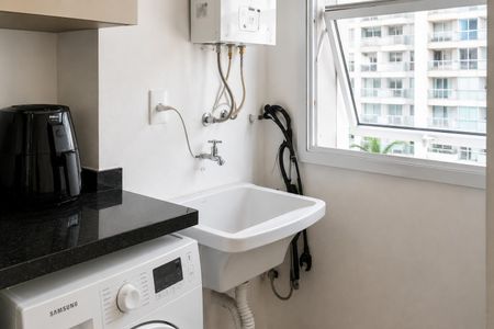 Área de serviço de apartamento à venda com 3 quartos, 67m² em São Sebastião, Porto Alegre