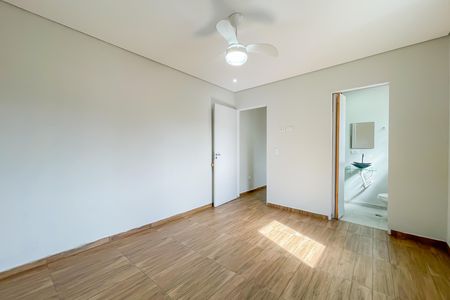 Suíte de casa para alugar com 1 quarto, 50m² em Três Montanhas, Osasco