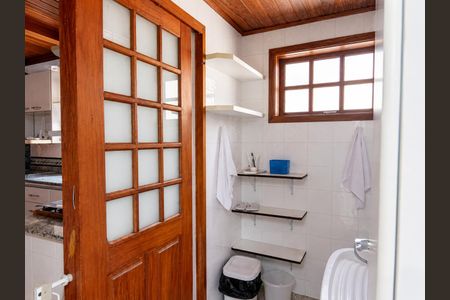 Banheiro de casa de condomínio à venda com 3 quartos, 245m² em Engordadouro, Jundiaí