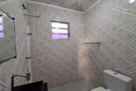 Casa para alugar com 65m², 2 quartos e sem vaga Casa para alugar com 65m², 2 quartos e sem vagaBanheiro Social