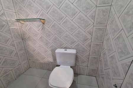 Casa para alugar com 65m², 2 quartos e sem vaga Casa para alugar com 65m², 2 quartos e sem vagaBanheiro Social