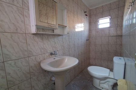 Casa para alugar com 65m², 2 quartos e sem vaga Casa para alugar com 65m², 2 quartos e sem vagaBanheiro Suíte