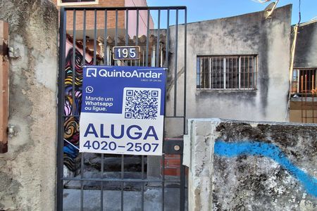 Casa para alugar com 65m², 2 quartos e sem vaga Casa para alugar com 65m², 2 quartos e sem vagaFachada