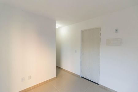 Sala de apartamento para alugar com 1 quarto, 50m² em Antonina, São Gonçalo