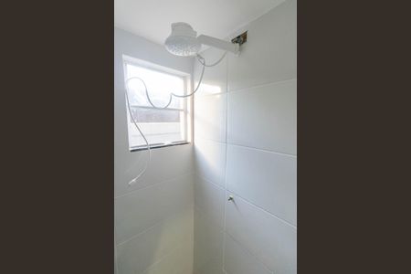 Banheiro de apartamento para alugar com 1 quarto, 50m² em Antonina, São Gonçalo