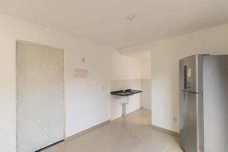 Sala de apartamento para alugar com 1 quarto, 50m² em Antonina, São Gonçalo
