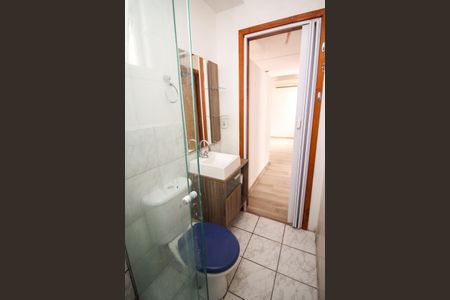 Banheiro de apartamento para alugar com 2 quartos, 40m² em Restinga, Porto Alegre