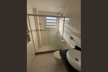 Banheiro 2 de casa de condomínio à venda com 2 quartos, 70m² em Jardim Guanabara, Rio de Janeiro