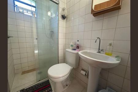 Banheiro de apartamento para alugar com 2 quartos, 50m² em Ipiranga, Belo Horizonte