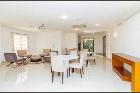 Apartamento para alugar com 3 quartos, 187m² em Moema, São Paulo
