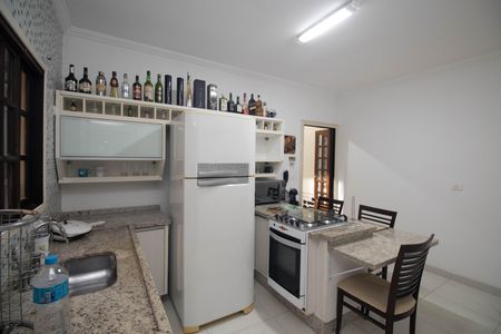 Cozinha - Armários de casa para alugar com 4 quartos, 204m² em Vila Irmaos Arnoni, São Paulo
