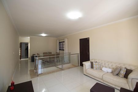 Sala  de casa à venda com 4 quartos, 204m² em Vila Irmaos Arnoni, São Paulo