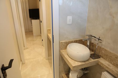 Banheiro de casa à venda com 3 quartos, 234m² em Eldorado, Contagem