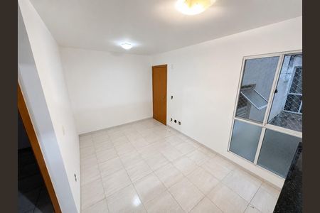 Sala de apartamento para alugar com 2 quartos, 39m² em Canudos, Novo Hamburgo