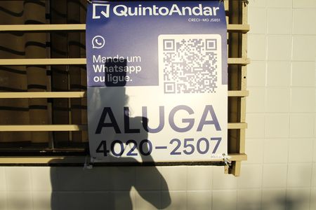 placa de apartamento para alugar com 2 quartos, 40m² em João Pinheiro, Belo Horizonte