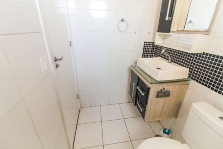Banheiro de apartamento para alugar com 2 quartos, 47m² em Vila Nova Curuca, São Paulo