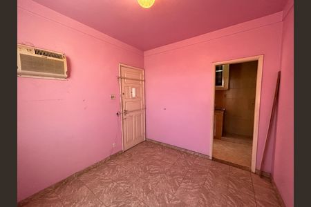 Sala de casa para alugar com 1 quarto, 45m² em Osvaldo Cruz, Rio de Janeiro