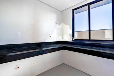 Apartamento à venda com 3 quartos, 79m² em Alto Barroca, Belo Horizonte
