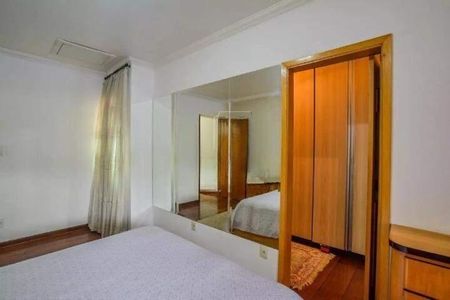 Casa à venda com 3 quartos, 273m² em Vila Linda, Santo André