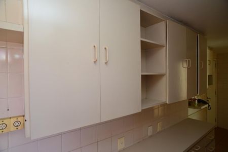 Cozinha de apartamento para alugar com 2 quartos, 84m² em Barra da Tijuca, Rio de Janeiro