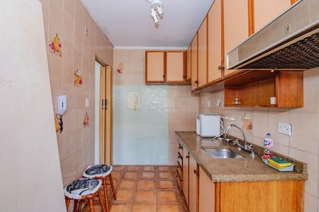 Cozinha e Área de Serviço de apartamento para alugar com 2 quartos, 77m² em Vila Ipiranga, Porto Alegre
