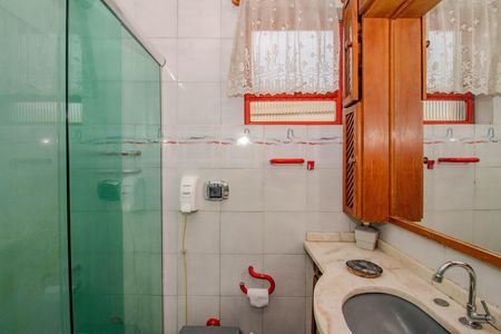 Banheiro de apartamento para alugar com 2 quartos, 77m² em Vila Ipiranga, Porto Alegre