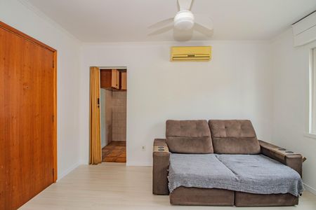 Sala de apartamento para alugar com 2 quartos, 77m² em Vila Ipiranga, Porto Alegre