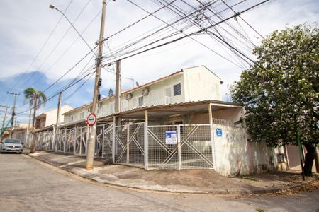 Studio para alugar com 29m², 1 quarto e 1 vaga Studio para alugar com 29m², 1 quarto e 1 vagaFachada