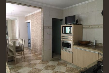 Casa à venda com 3 quartos, 250m² em Jardim Adutora, São Paulo