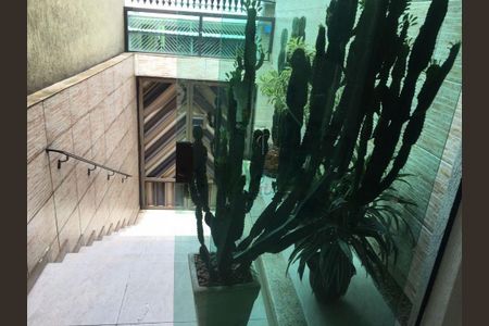 Casa à venda com 3 quartos, 250m² em Jardim Adutora, São Paulo