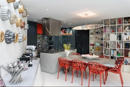 Apartamento à venda com 2 quartos, 115m² em Moema, São Paulo