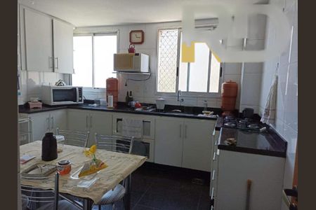 Apartamento à venda com 3 quartos, 170m² em Esplanada, Belo Horizonte