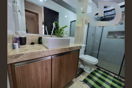 Casa à venda com 217m², 3 quartos e 4 vagas
