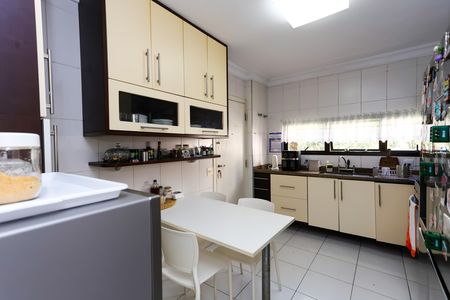 Apartamento à venda com 101m², 2 quartos e 2 vagas Apartamento à venda com 101m², 2 quartos e 2 vagascozinha