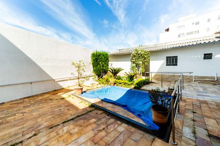 Piscina de casa à venda com 4 quartos, 400m² em Boa Vista, Belo Horizonte