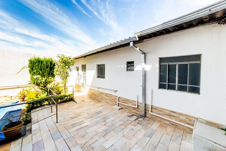 Quintal de casa à venda com 4 quartos, 400m² em Boa Vista, Belo Horizonte