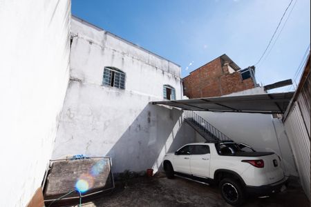 Garagem de casa à venda com 2 quartos, 200m² em Bandeirantes, Contagem