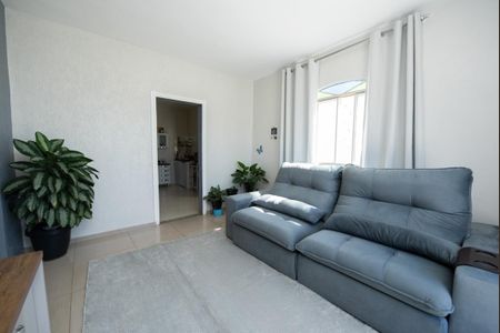 Sala de casa à venda com 2 quartos, 200m² em Bandeirantes, Contagem