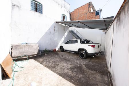 Garagem de casa à venda com 2 quartos, 200m² em Bandeirantes, Contagem