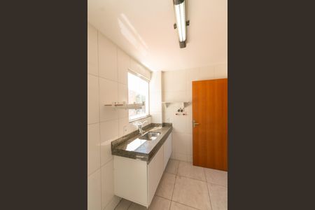 Apartamento à venda com 2 quartos, 60m² em Serrano, Belo Horizonte