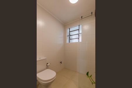 Banheiro de apartamento para alugar com 2 quartos, 65m² em Cristal, Porto Alegre