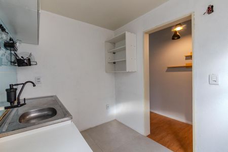 Cozinha e Área de Serviço de apartamento para alugar com 2 quartos, 65m² em Cristal, Porto Alegre