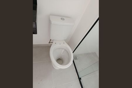 Banheiro de kitnet/studio à venda com 1 quarto, 28m² em Pinheiros, São Paulo