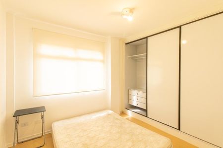 Quarto 2 Suite de apartamento para alugar com 2 quartos, 64m² em Centro Cívico, Curitiba
