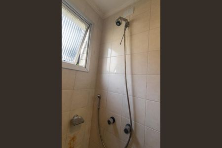 Banheiro da Suite de apartamento para alugar com 2 quartos, 64m² em Centro Cívico, Curitiba