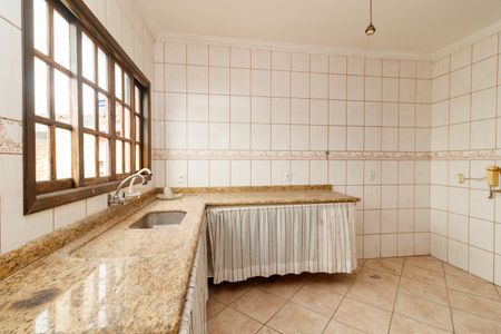 Cozinha de casa para alugar com 4 quartos, 120m² em Vila Nova Galvão, São Paulo