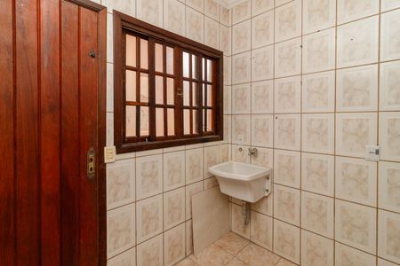 Área de Serviço de casa para alugar com 4 quartos, 120m² em Vila Nova Galvão, São Paulo