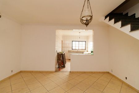 Casa para alugar com 120m², 4 quartos e 2 vagas Casa para alugar com 120m², 4 quartos e 2 vagasSala