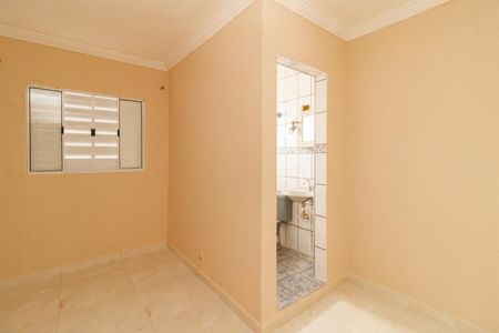Casa para alugar com 120m², 4 quartos e 2 vagas Casa para alugar com 120m², 4 quartos e 2 vagasSuíte