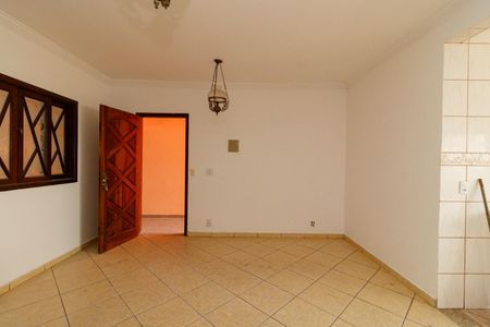 Sala de casa para alugar com 4 quartos, 120m² em Vila Nova Galvão, São Paulo